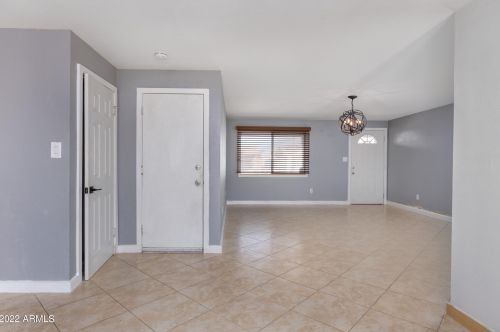 13222 37 Pl, Phoenix AZ 85050-8309 exterior