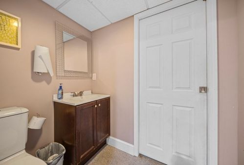 221 Healy St, Fall River MA 02723-1289 exterior