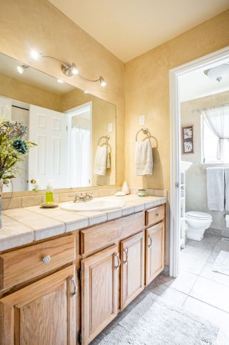 11551 Hidden Vly Blvd, Sandy UT 84092-5638 exterior