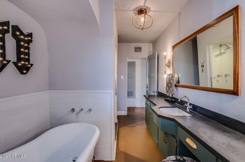 315 Edgemont Ave, Phoenix AZ 85035-1808 exterior