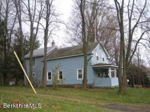 128 White Oaks Rd, Williamstown MA  01267-2258 exterior