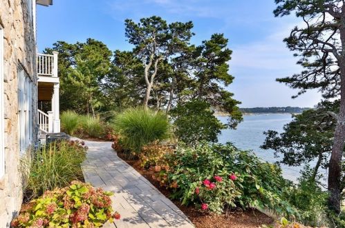 558 Fox Hill Rd, Chatham MA 02633-1412 exterior