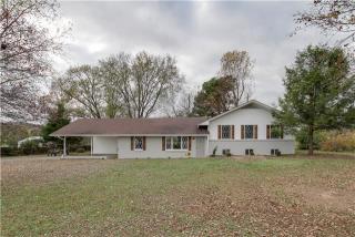 625 Neals Ln, Gallatin, TN 37066-8541
