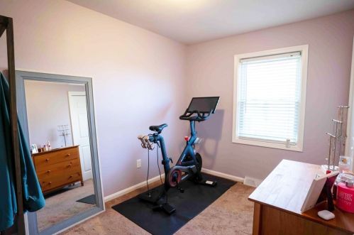 81 Cherry Tree Ln, New Bedford MA 02740-1826 exterior