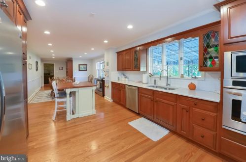 645 Kings Hwy, West Deptford NJ 08096-3129 exterior