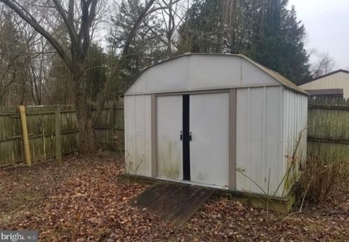 828 Sunrise Ave, West Deptford NJ 08096-4773 exterior