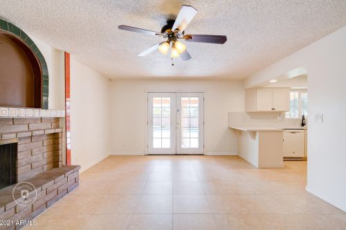 6243 Camelback Rd, Phoenix AZ 85033-1534 exterior