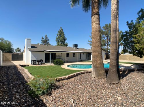 2423 Beryl Ave, Phoenix AZ 85021-2480 exterior