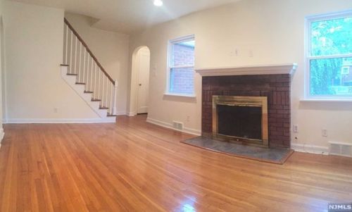 154 Elm St, Cresskill NJ  07626-1807 exterior