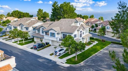 8075 Treeview Ct, Anaheim CA 92808-1552 exterior