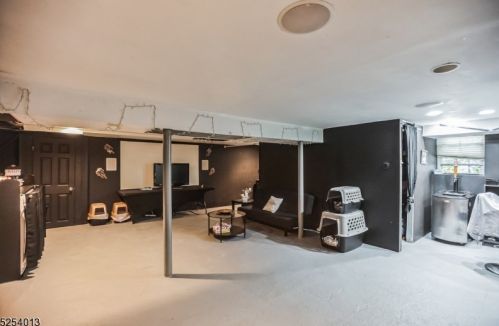 419 Greylock Pkwy, Belleville NJ 07109-2353 exterior