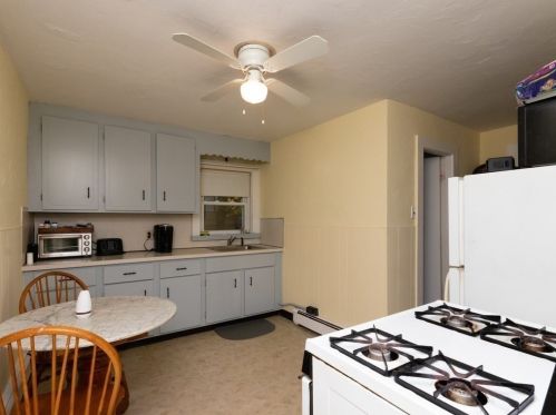 27 Barry St, Quincy MA 02169-1603 exterior