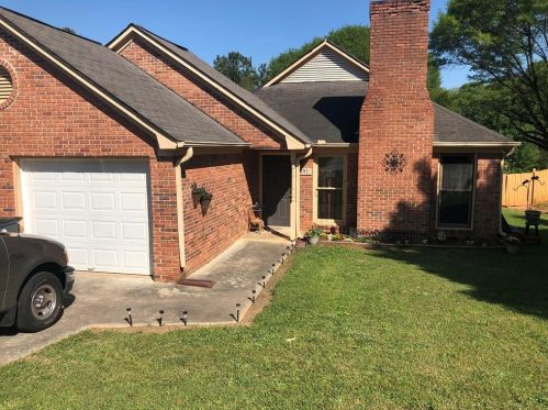 1891 Riverchase Cir, Conyers GA  30013-6502 exterior