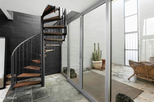 3241 Camelback Rd, Phoenix AZ 85033-1455 exterior