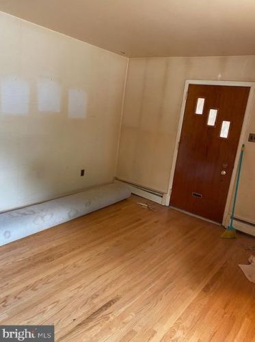 600 Borbeck Ave, Philadelphia, PA 19111-3102