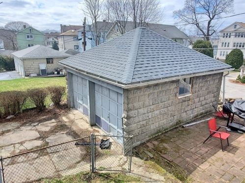 81 Fairfax Rd, Worcester MA  01610-2052 exterior