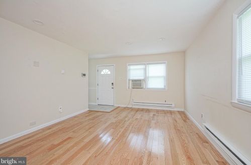 409 Mantua Ave, West Deptford NJ 08066-1277 exterior