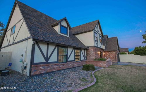 902 Claremont St, Phoenix AZ  85013-1360 exterior