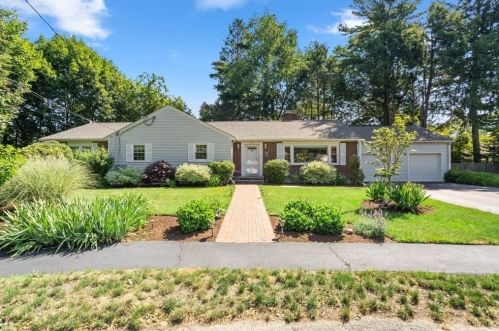 77 Bonwood Rd, Needham, MA 02492-1637