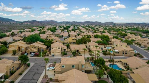 1709 Cathedral Rock Dr, Phoenix AZ 85048-8909 exterior