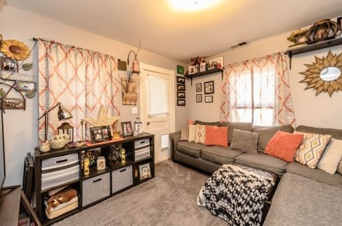 19 Frederick St, Montgomery MA 01085-3180 exterior