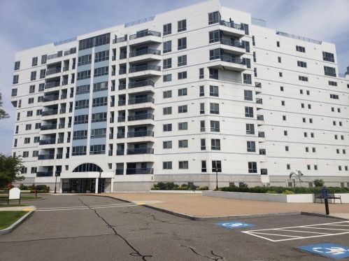 2001 Marina Dr, Quincy, MA 02171-1538