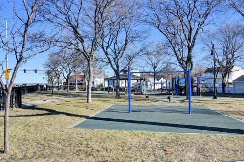 132 Elm Ave, Quincy MA 02170-2939 exterior