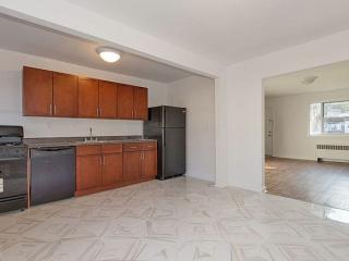 184 Branch Brook Dr, Belleville NJ  07109-3607 exterior