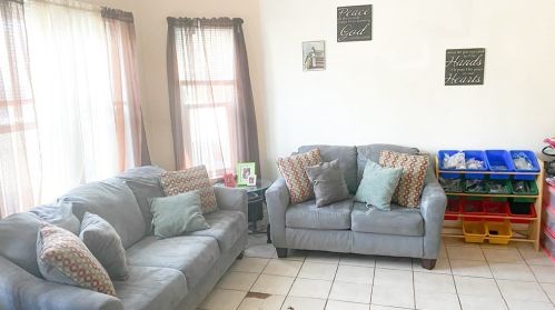 47 Oakland Ave, Methuen MA  01844-3673 exterior