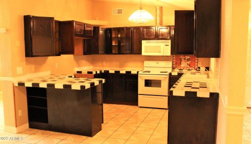 2607 60 Dr, Phoenix AZ 85035-1636 exterior