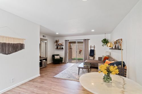 1162 Beryl Ave, Phoenix AZ 85020-1536 exterior