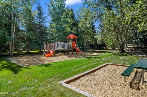 4923 Charlais Ln, Park City UT 84098-7552 exterior