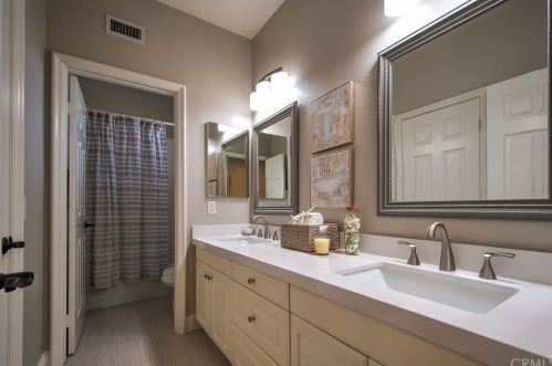 11 Oroville, Irvine CA 92602-0922 exterior