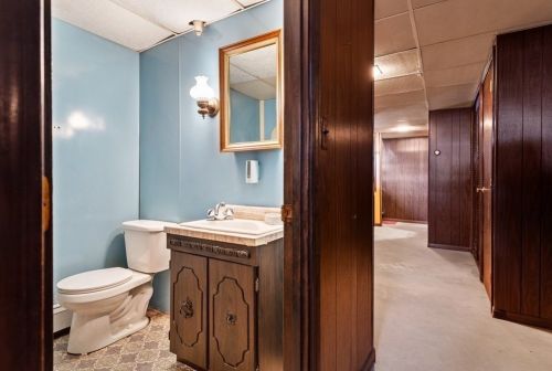 37 Spruce St, Milton MA 02186-4633 exterior