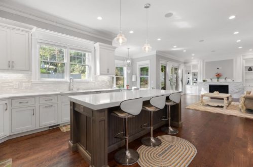 10 Fox Hl Rd, Newton MA exterior