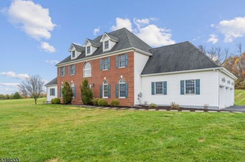 9 Cambridge Dr, Milford, NJ 08848-1787