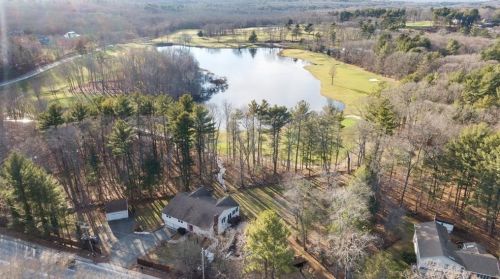 901 Randolph Ave, Milton MA 02186-3404 exterior