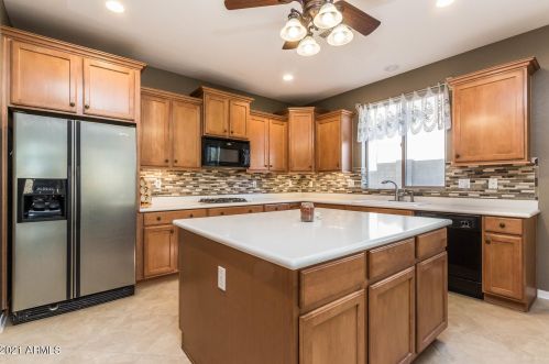 25303 51 Dr, Phoenix AZ 85031-3902 exterior