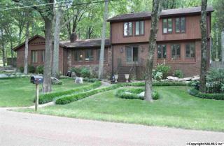 9537 Hemlock Dr, Huntsville, AL 35803-1160