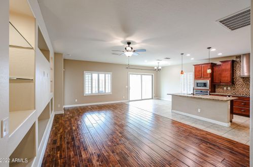 1817 Desperado Way, Phoenix AZ  85085-6351 exterior