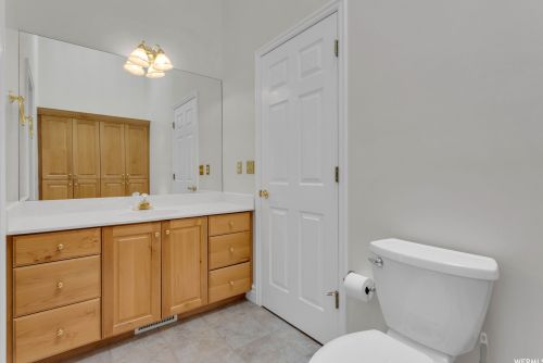 948 White Pne Way, Sandy UT exterior