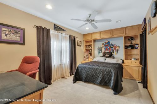 8 Red Cedar Ct, Jackson Twp NJ 08527-1351 exterior