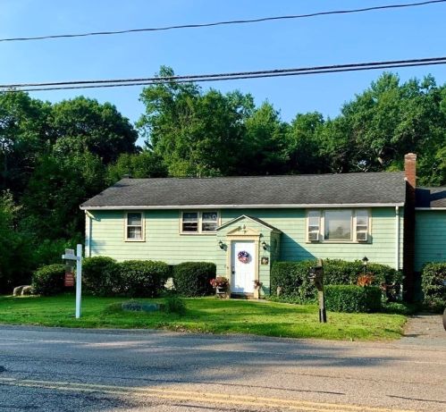 1152 Auburn St, Whitman, MA 02382-1719