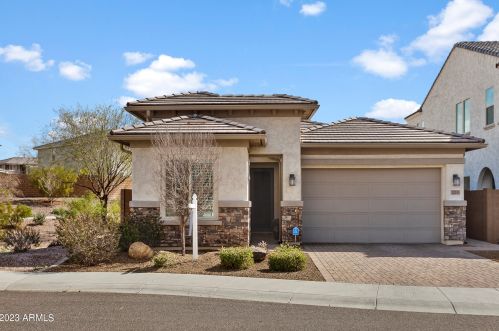 22033 33rd Pl, Phoenix, AZ 85050-4823