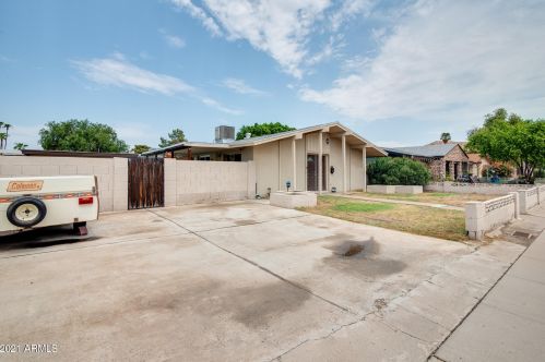 2248 Cactus Rd, Phoenix, AZ 85029-2709