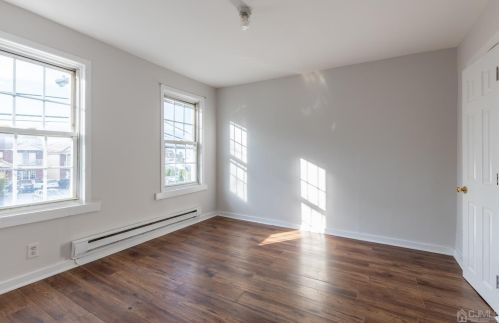 6 Railroad Ave, Carteret NJ 07008 exterior