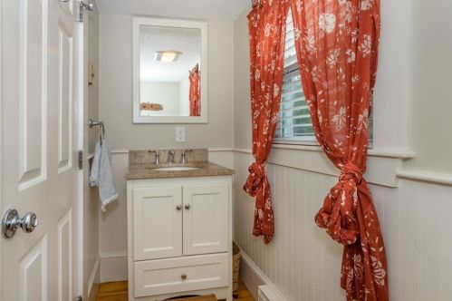 118 Messinger St, Canton MA 02021-3947 exterior