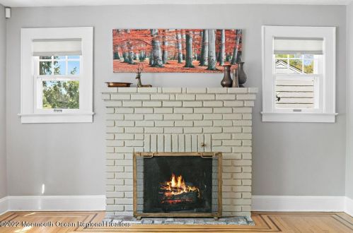 182 Pinckney Rd, Little Silver NJ 07739-1015 exterior