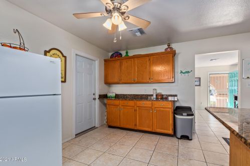 3736 Charter Oak Rd, Phoenix AZ 85032-7452 exterior