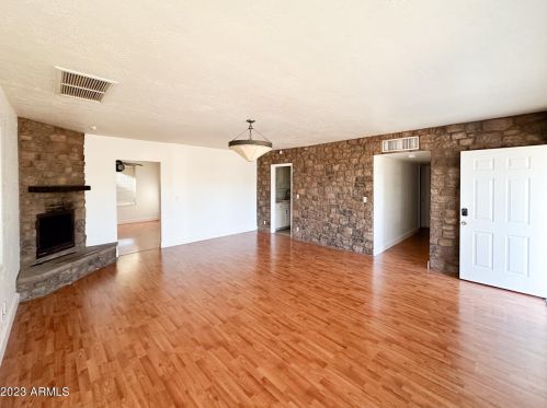 311 Belmont Ave, Phoenix AZ  85020-4015 exterior